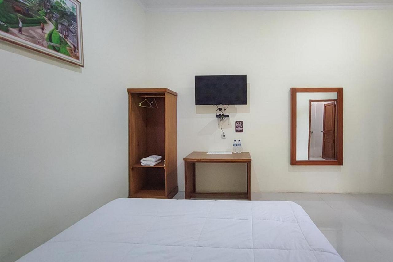 Reddoorz At Tanakatto Homestay Waikabubak Exterior photo