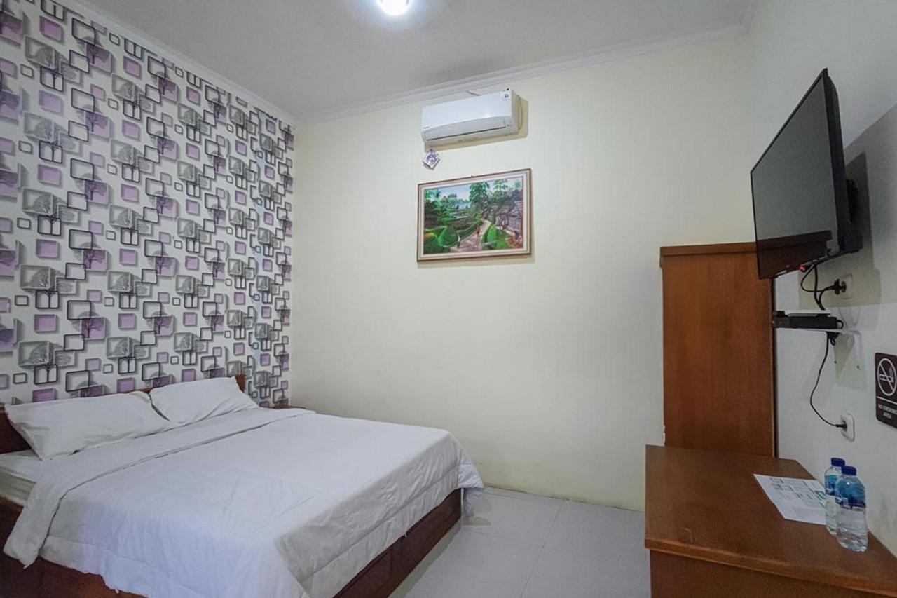 Reddoorz At Tanakatto Homestay Waikabubak Exterior photo