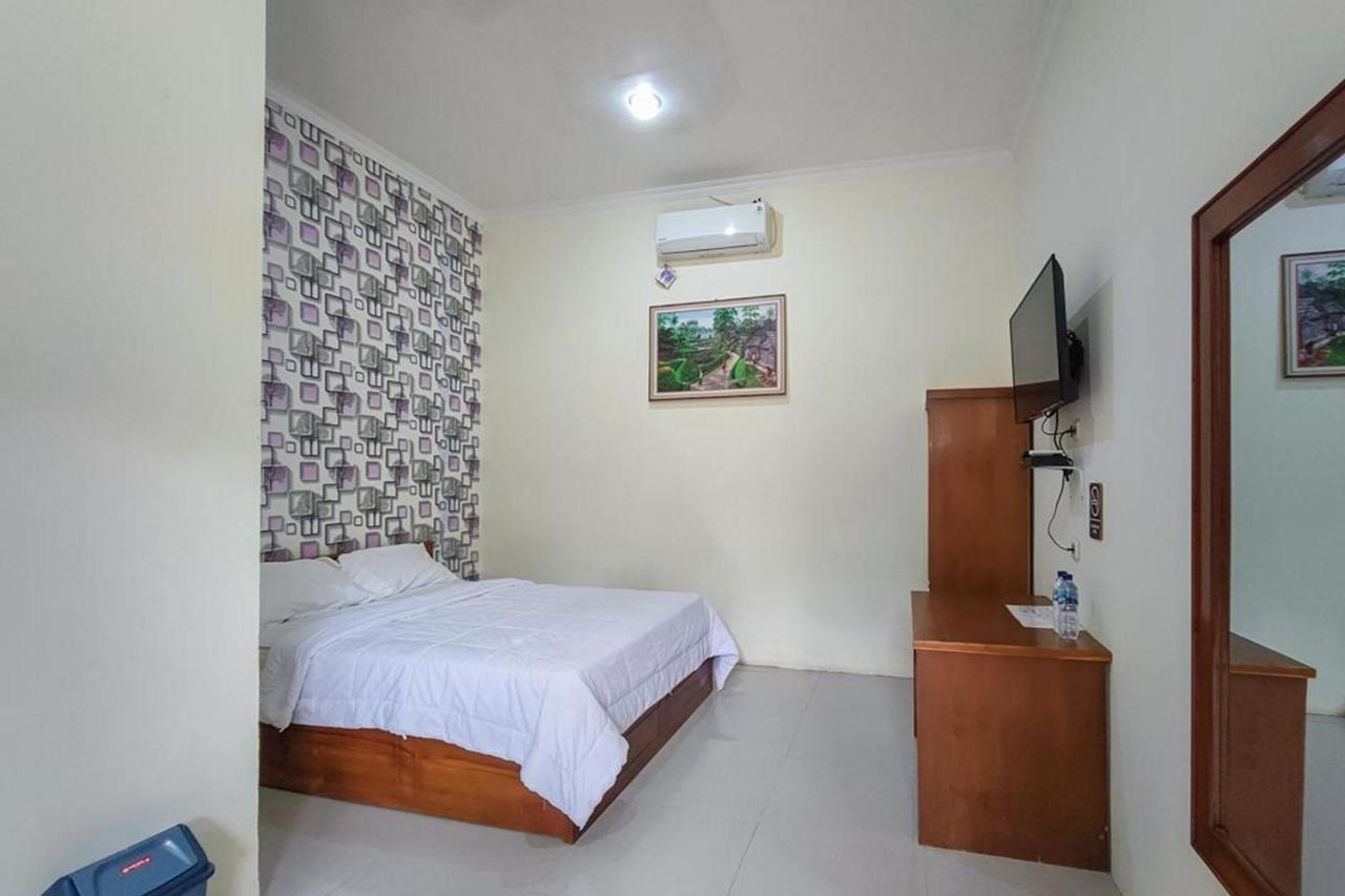 Reddoorz At Tanakatto Homestay Waikabubak Exterior photo