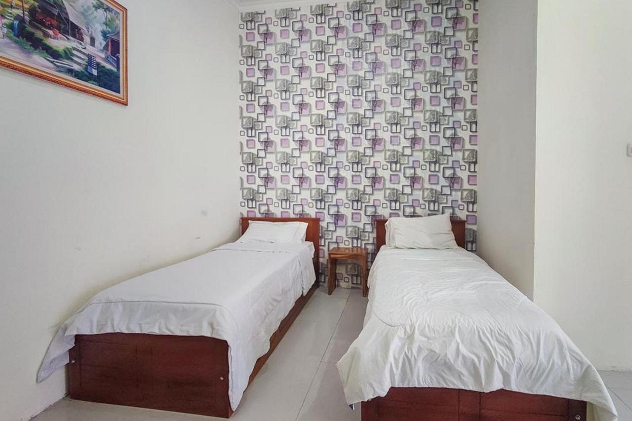 Reddoorz At Tanakatto Homestay Waikabubak Exterior photo